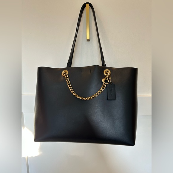 Coach bag. Black leather with gold chain detail. - Picture 2 of 8